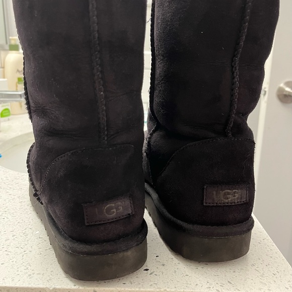 Womens Size 10 Ugg boots black with cleaning kit - Picture 2 of 2
